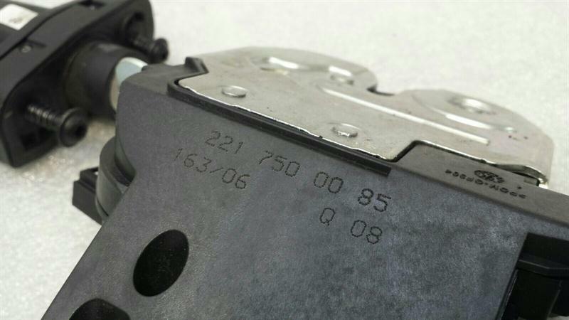 Mercedes S-Class W221 W216 Boot Lock A2217500085 Tailgate Lock.