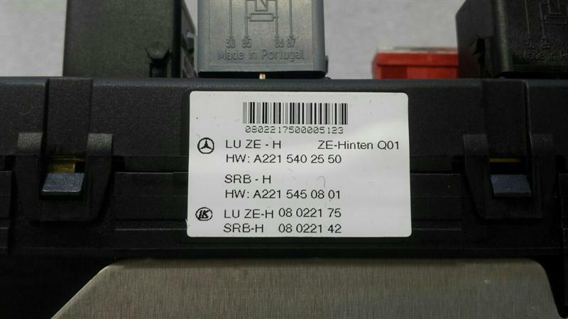 Mercedes S-Class W221 Rear Fuse Box A2215402550 Fuse Box Rear