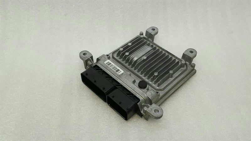 Mercedes CLS W218 Engine ECU A6519000503 Engine Control Unit OM651