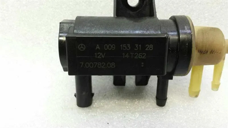Mercedes C Class W205 Vacuum Valve A0091533128 Pressure Converter Turbo
