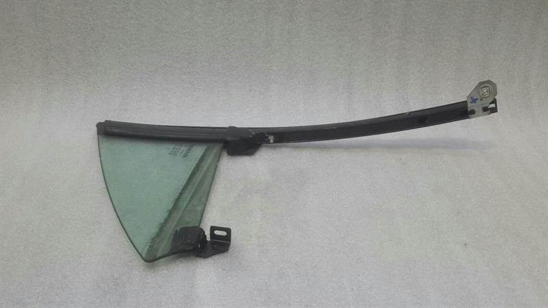 Mercedes CLS W219 left rear 1/4 glass A2197300955 door window 1/4 rear left HL
