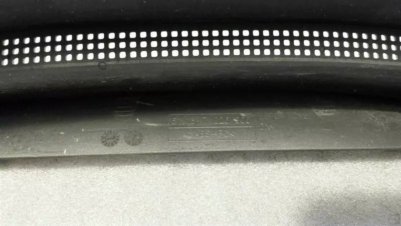LAND ROVER Range Rover Vogue L322 Wing Grill 51137026900 Air Inlet Right