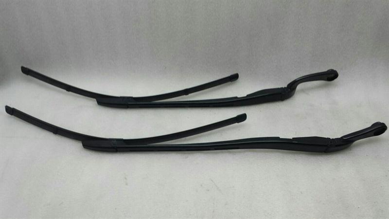 Audi RS4 8H B7 RHD Wiper Arm Set Kit 8H2955407A Right Handlebar