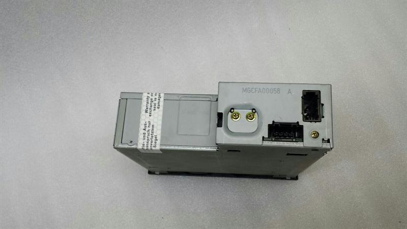 Audi A8 8E CD Changer 4E0035111 CD Changer 6 Speed