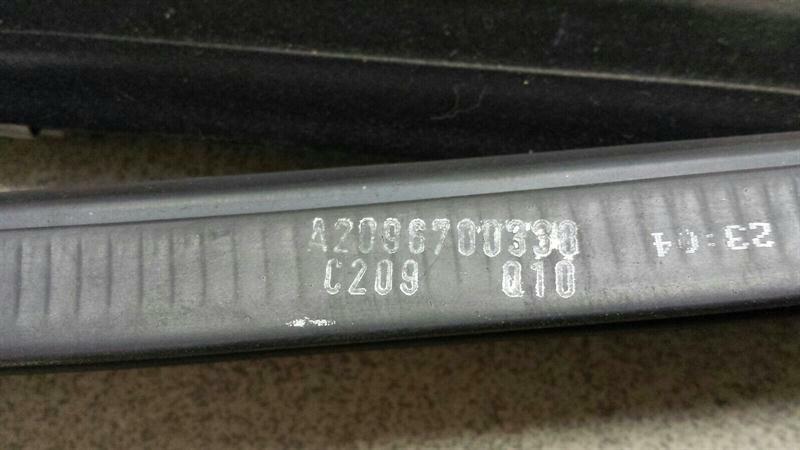 Mercedes CLK W209 Left Body Seal A2096700138 Bar Left