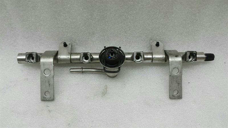 Mini Cooper S R53 Fuel Injection Moulding Pipe Manifold 13511521389 Fuel Rail
