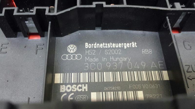 VW Passat 3C 2.0 TDi Fuse Box 3C0937049AE on-board power control unit