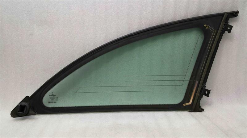 Mercedes R Class W251 Left Rear 1/4 Glass A2516702950 Door Window 1⁄4 Rear Left