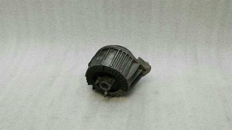 Mercedes C Class W204 Left Engine Mount A2042400217 Engine Mount Left