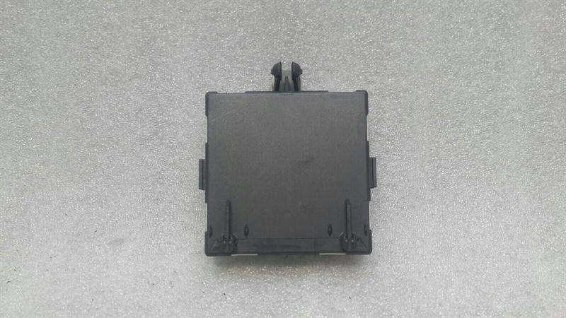 Mercedes C W205 front left door module A2229009812 door control unit rear left