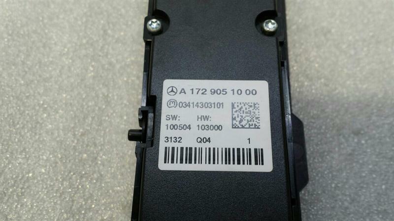 Mercedes SLK R172 Switch Block Hazard Switch A1729051000 Switch