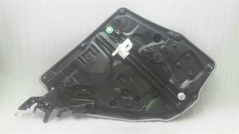 Mercedes S-Class W222 Right Rear Door Winder A2227306605 Window Regulator Rear Re