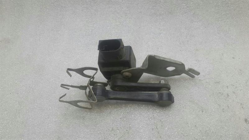 Mercedes E Class W238 W205 RLH Xenon Sensor A0009053704 Level Sensor