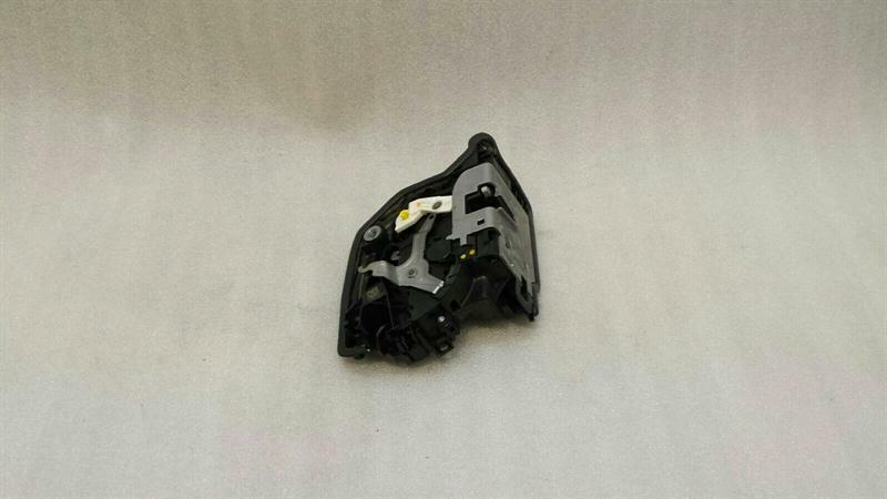 Mini Cooper F56 right door lock 7281936 door lock right