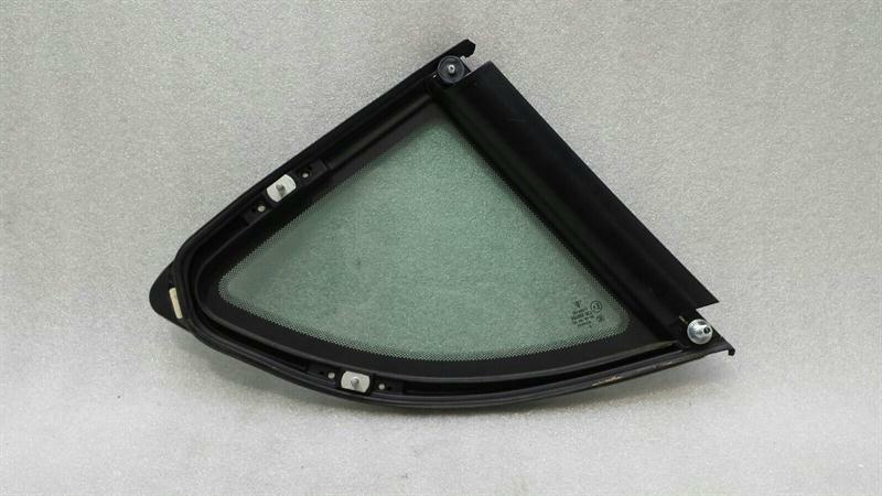 Porsche Cayman S 987 left rear 1/4 glass 98754311102 door window 1/4 rear left