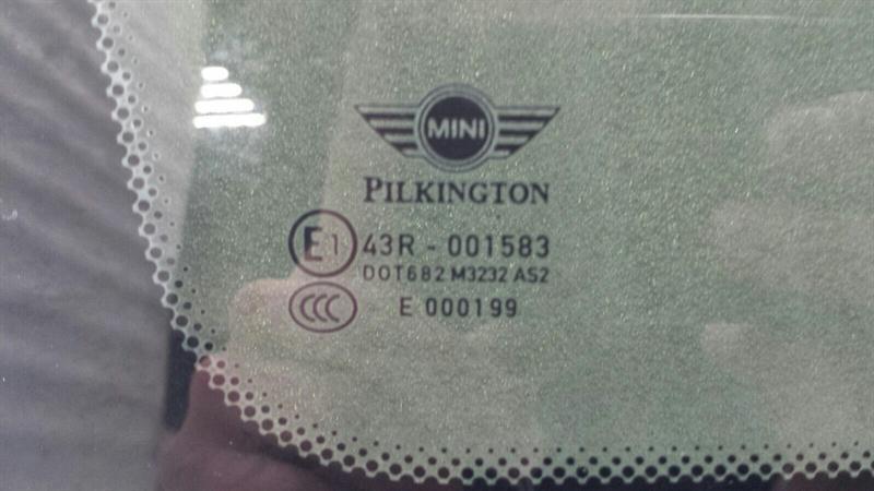 Mini Countryman S R60 Left Rear 1/4 Glass 9801507 Door Panel 1/4 Rear Left