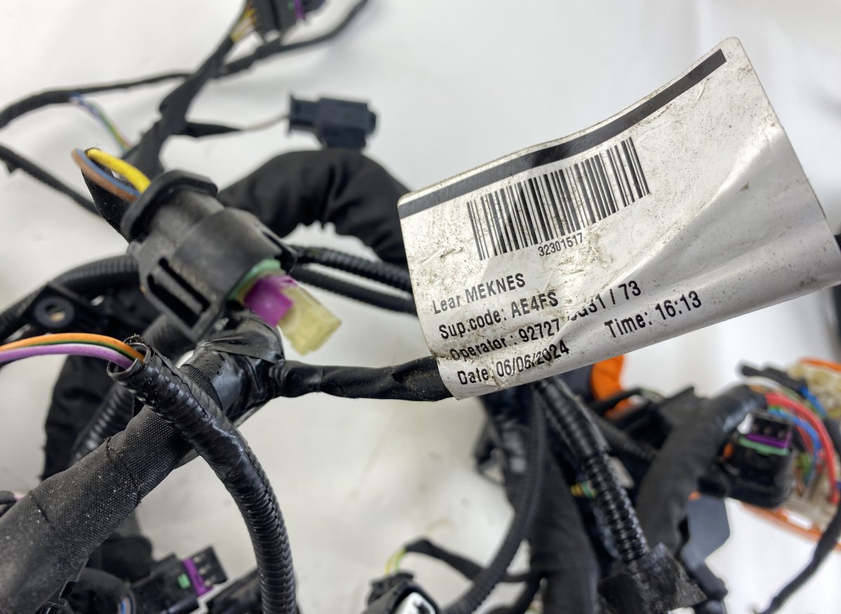 32301517 Engine wiring harness VOLVO XC40 (536) (10.17-)