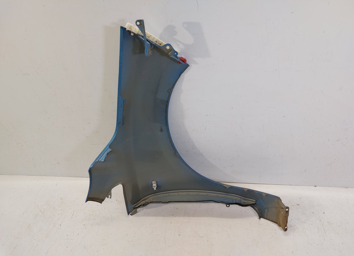 Fender Front Left NISSAN LEAF I (ZE0) (2010-2017)