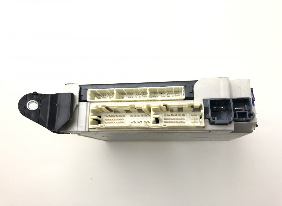 8922153230 Fuse box LEXUS IS III (XE30) (2013-)