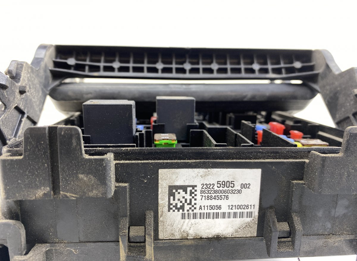 84114437 Fuse box CADILLAC ESCALADE (2014-)