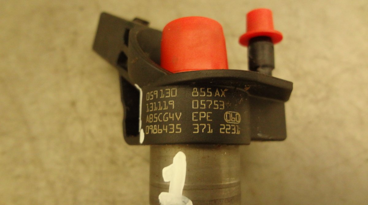Fuel Injector VW PHAETON (3D) (2002-2016)