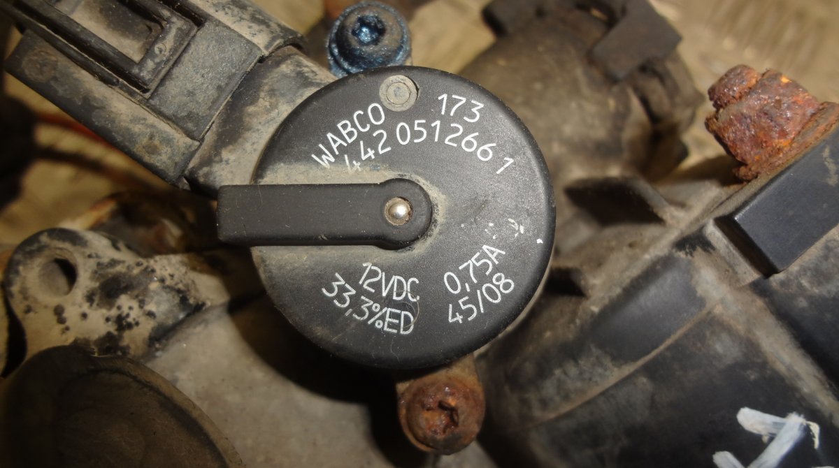 700415900 4420512661 Air Suspension Compressor MERCEDES-BENZ S-CLASS (W220) (1998-2005)