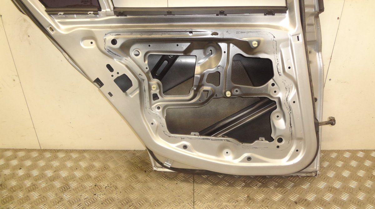 Door Rear Left BMW 3 (E90, E91, E92, E93) (2005-2011)