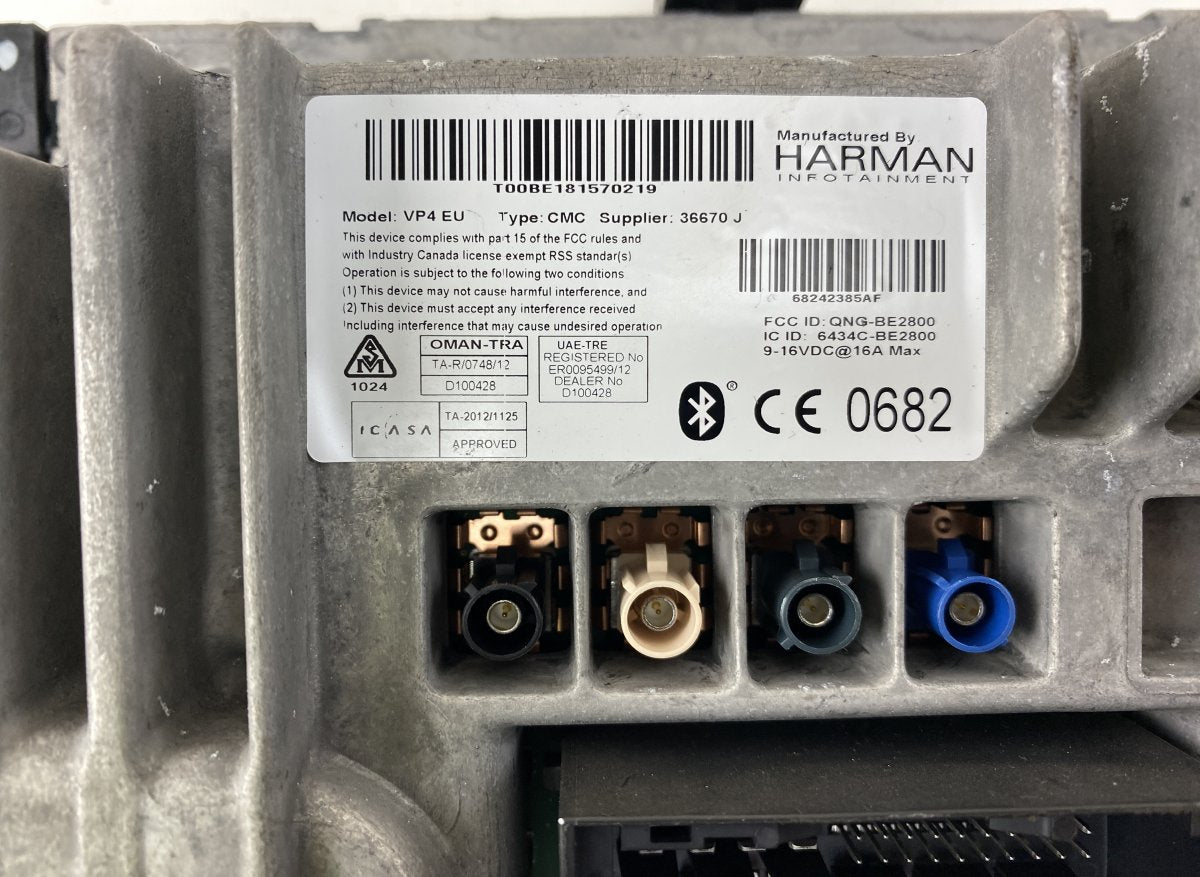68242385AJ Radio JEEP GRAND CHEROKEE IV (WK, WK2) (2010-2021)