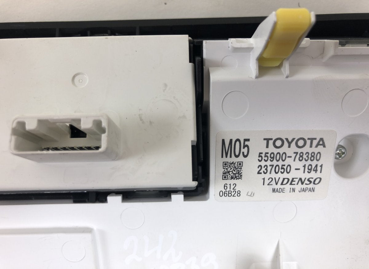 2370501941 237050-1941 Heater control panel LEXUS NX I (AZ10) (2014-2021)