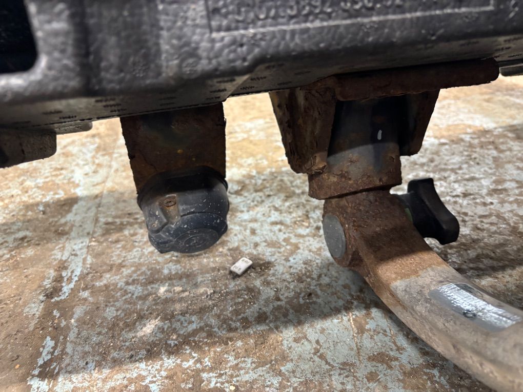 A1643100256 A1643102104 Towbar MERCEDES-BENZ ML-CLASS (W164) (2005-2011)