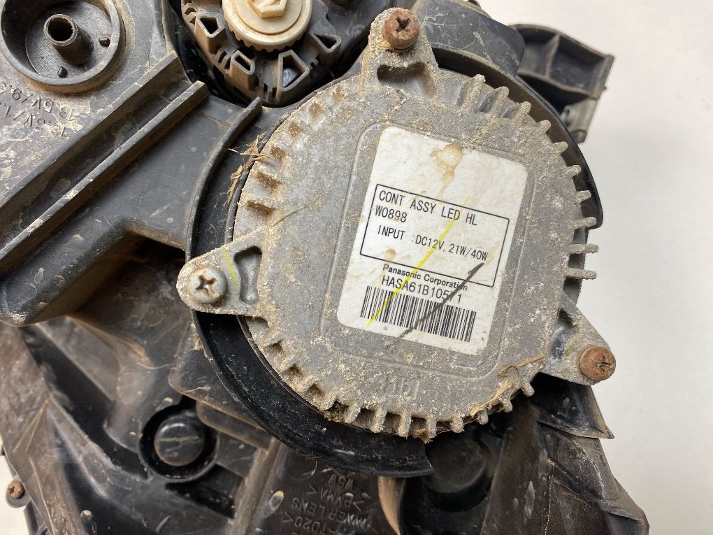 260604JA5A Headlight left NISSAN NAVARA III / NP300 (D23) (2014-)