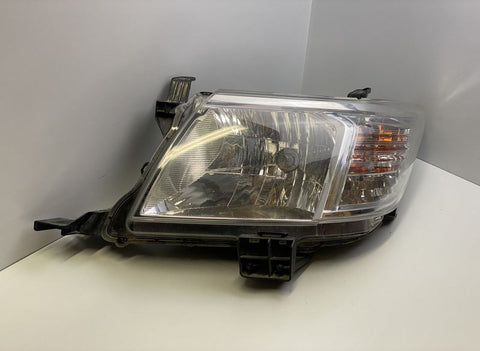 Headlight left TOYOTA HILUX VII (AN10, AN20, AN30) (2005-2015)