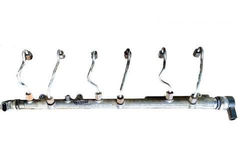 Fuel Distributor / fuel rail BMW 5 (E60, E61) (2003-2010)