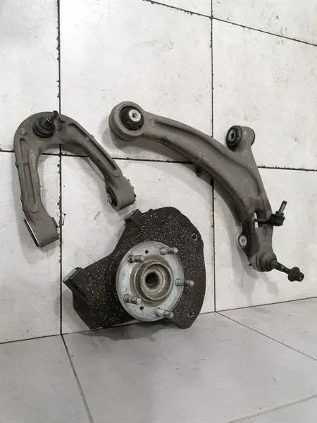 Aston Martin Rapide 10-14 Left Front Hub AD43-3K185-AB Wheel Bearing Housing Left