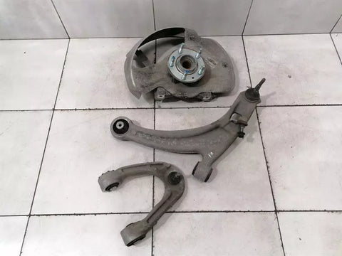 Aston Martin DB9 Volante Right Front Hub 8D33-3K186-AC Wheel Bearing Housing Front Re