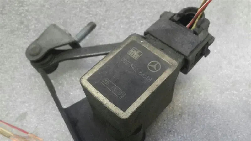 Mercedes SL R230 Right Xenon Level Sensor A0025428818 Level Sensor.
