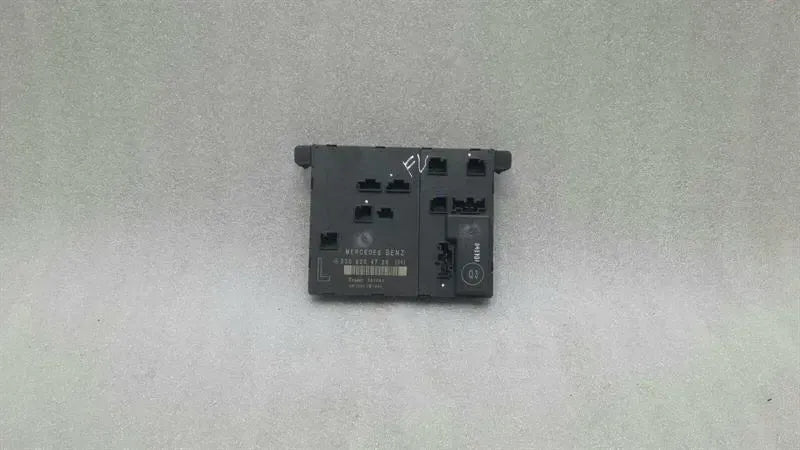 Mercedes SL R230 Left Door Control Unit A2308204726 Door Control Unit Left.