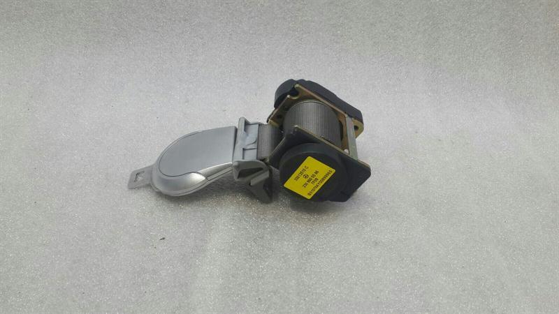 Mercedes SL R230 rear seat belt A2308600586 seat belt belt rear Li