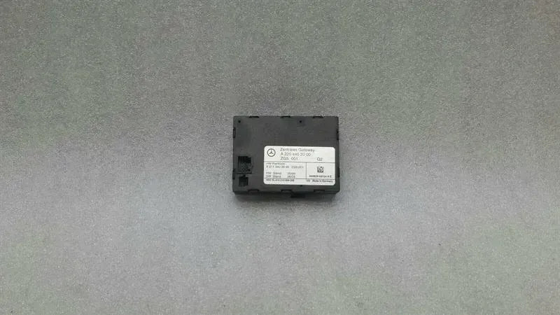 Mercedes R230 Electronic Module A2204452000 Control Unit Gateway W211 W220 W215