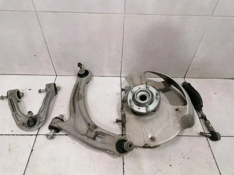 Aston Martin Rapide AMR Right Front Hub AY93-3K186-AB AMR Front Wheel Bearing Housing