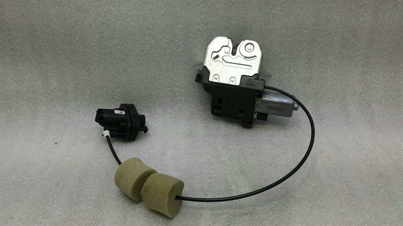 Mercedes S-Class W221 W216 Boot Lock A2217500085 Tailgate Lock.