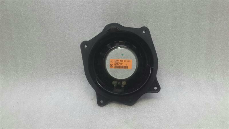 Mercedes S-Class W221 Rear Door Speaker A2218208002 Door Speaker Logic7 L7
