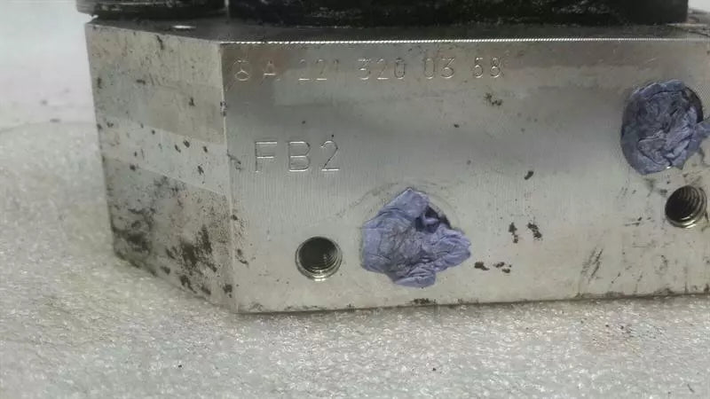 Mercedes S-Class W221 Rear ABC Valve A2213200358 Hydraulic Valve Rear.