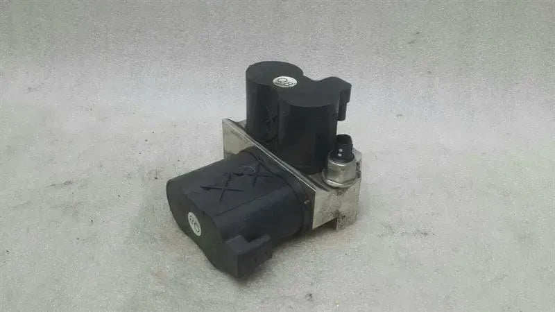 Mercedes S-Class W221 Rear ABC Valve A2213200358 Hydraulic Valve Rear.