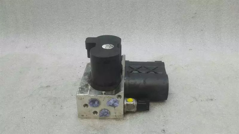 Mercedes S-Class W221 Rear ABC Valve A2213200358 Hydraulic Valve Rear.