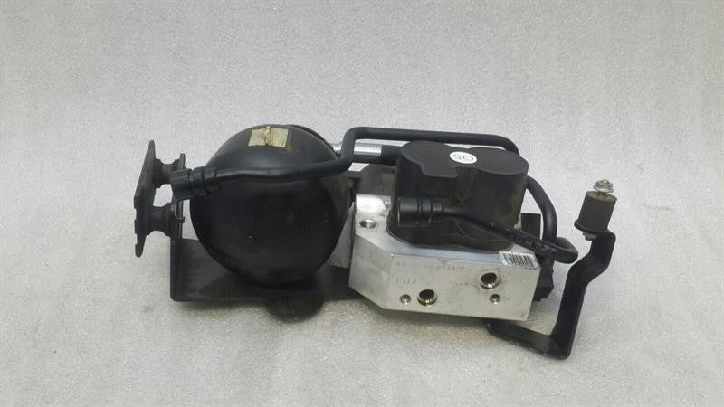 Mercedes SL R230 rear ABC valve A2213201058 hydraulic valve ABC rear W221 W216