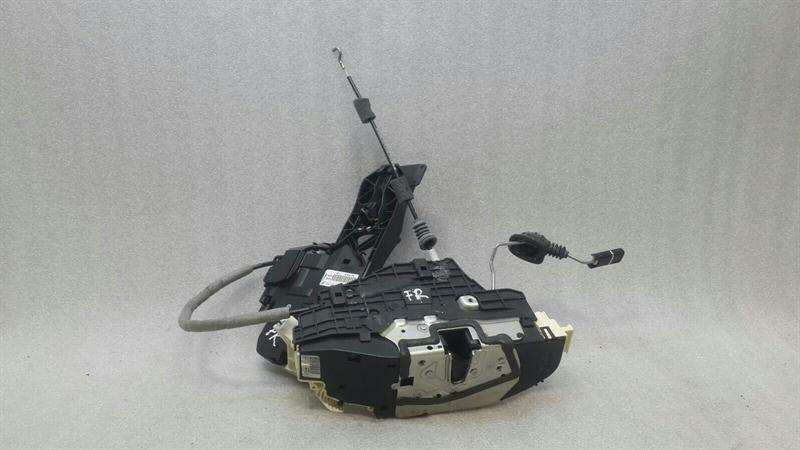 Mercedes S W221 front right door lock A2217201635 door lock front right