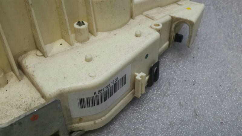 Mercedes S W221 front right door lock A2217201635 door lock front right