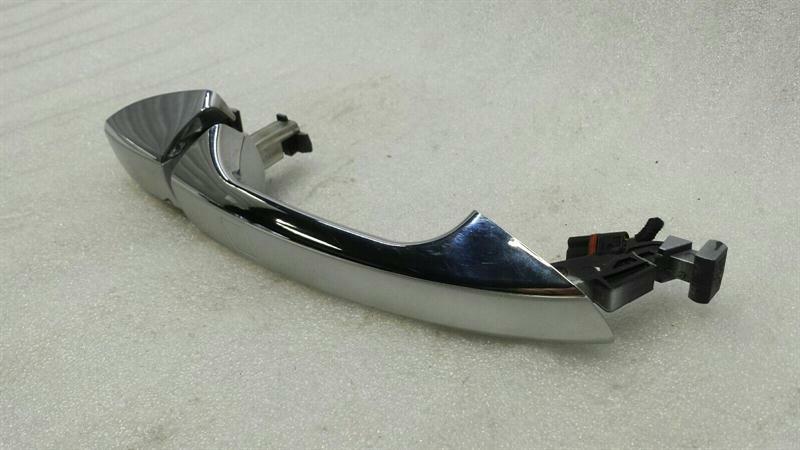 Mercedes W221 RRH door handle A2217600670 9775 door handle rear re keyless