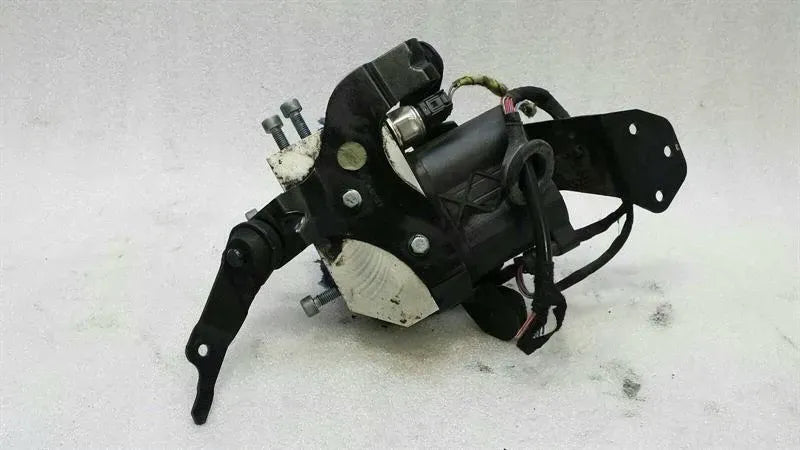 Mercedes S W221 rear ABC hydraulic valve A2213200358 hydraulic valve ABC S600